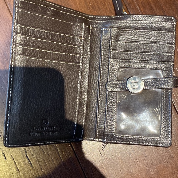 Danier brown wallet - Picture 2 of 4